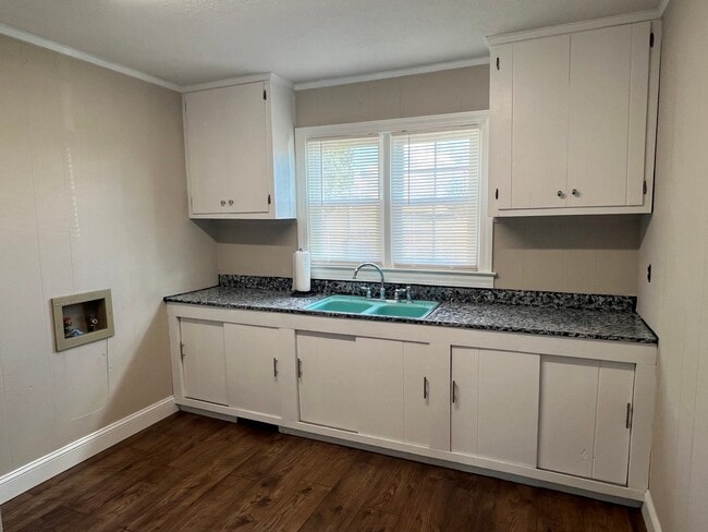 Laundry/Pantry - 4482 Grace Chapel Rd