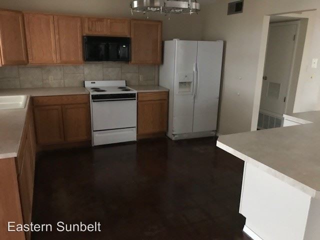 Building Photo - 5 br, 2 bath House - 249 Floyd Golden Circle