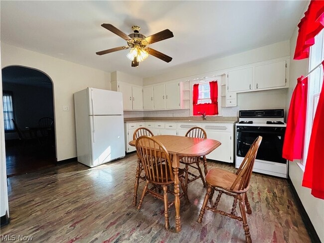 Building Photo - 1828 4th St