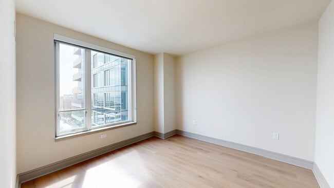 Interior Photo - 100 Pier 4