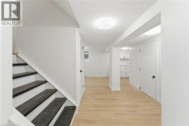 Photo du bâtiment - 262 E 17th St