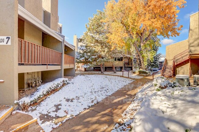 Foto del edificio - 5300 E Cherry Creek S Dr