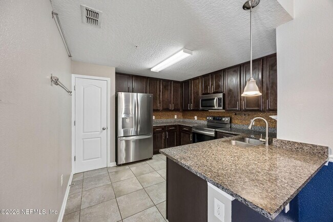 Building Photo - 201 Larkin Pl