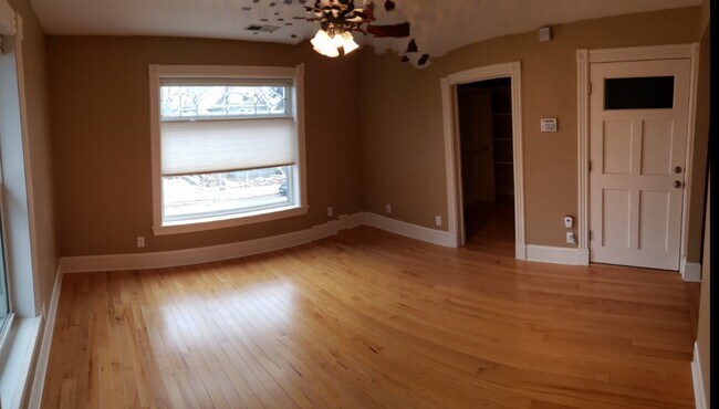 Living Room - 646 Adams St NE