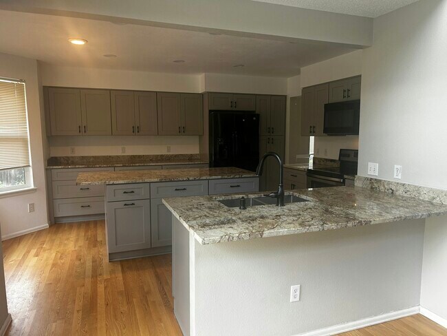 Building Photo - 9890 Concord Ct
