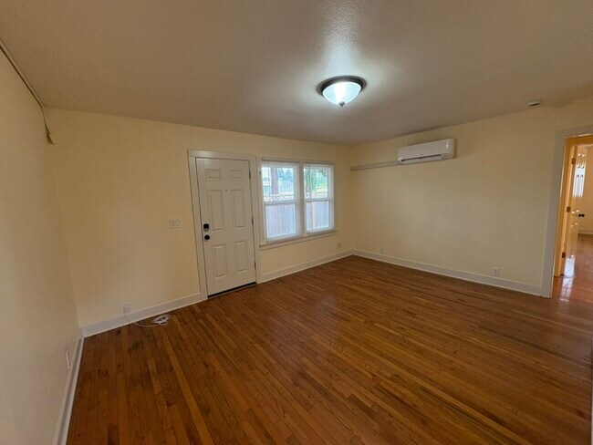 Building Photo - 4701 NE 55th Ave