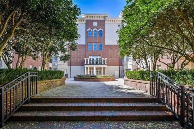 Front Entrance to Building - 3635 E Paces Cir NE