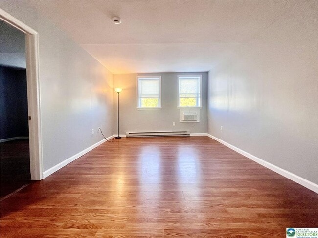 Building Photo - 272 St John St