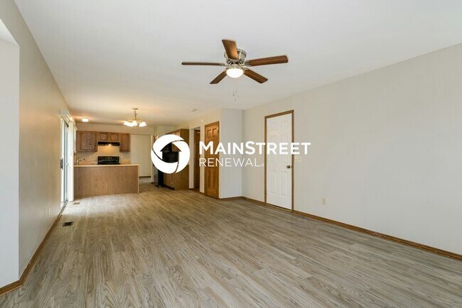 Building Photo - 4 Bedroom Pet-Friendly Home in Florissant, MO with Main Street Renewal
