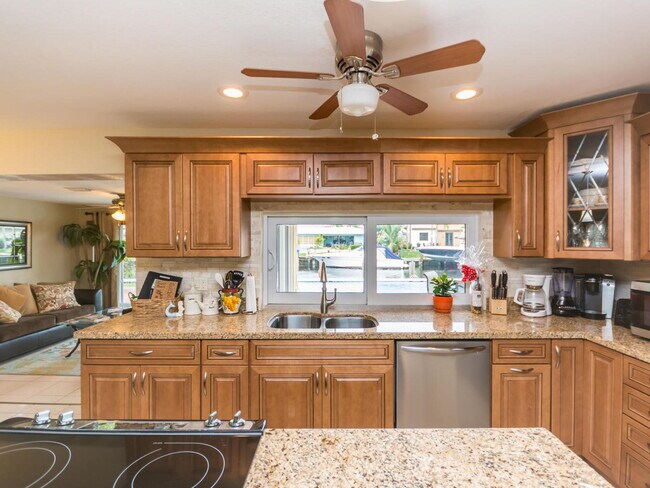 Foto del edificio - 4930 NE 27th Ave