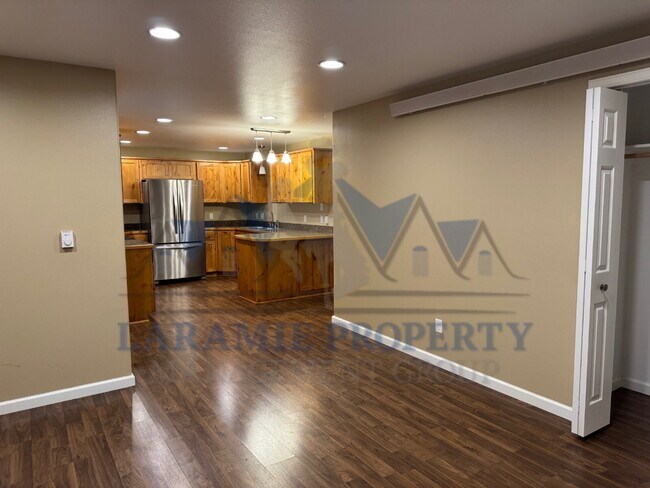Foto del edificio - Private entrance- Basement 1 Bedroom Apart...