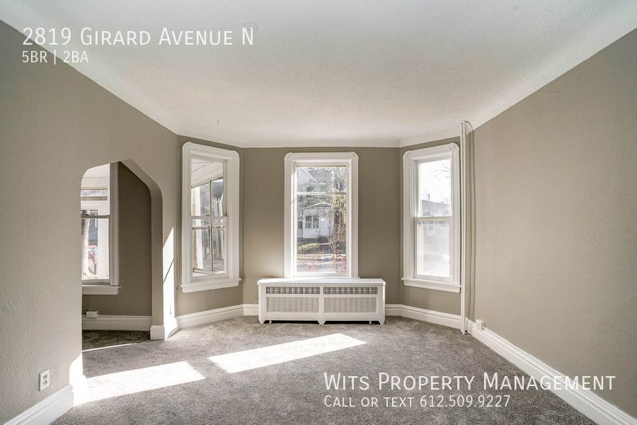 Foto principal - 2819 N Girard Ave