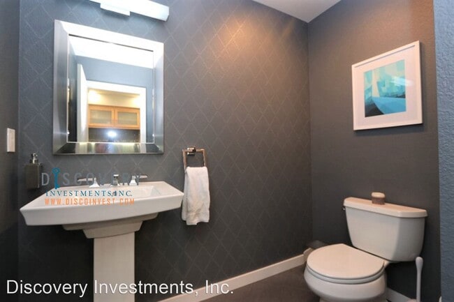 Building Photo - 2 br, 2.5 bath House - 307 Zephyr Drive