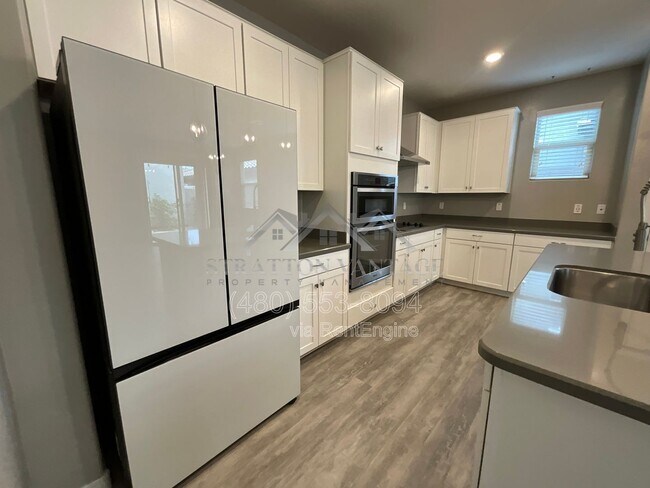 Foto del edificio - 11689 N 166th Dr