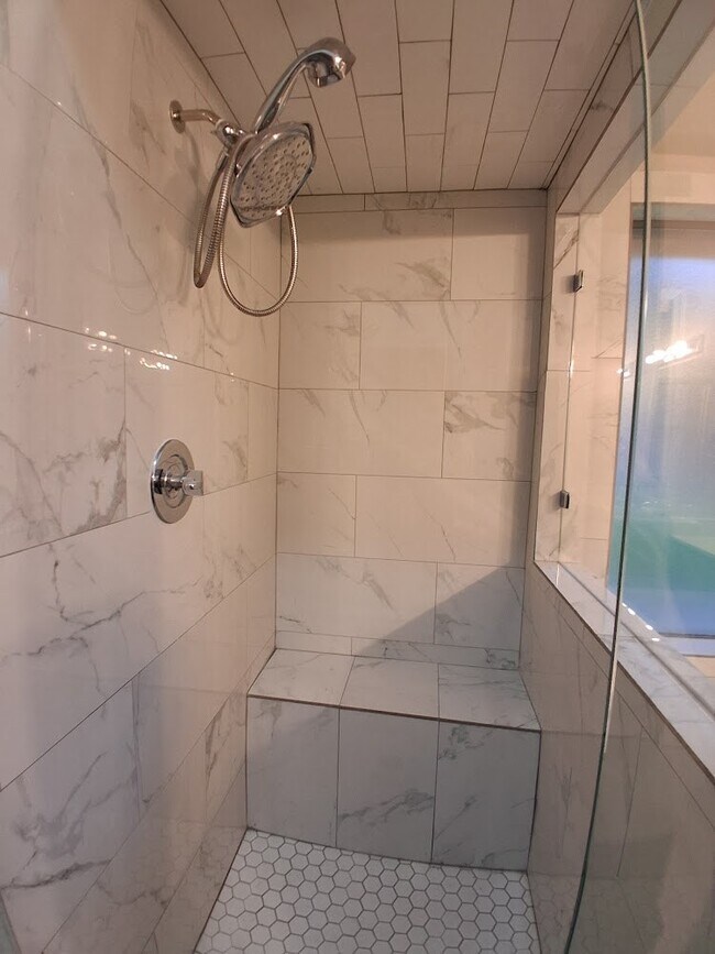 Foto del edificio - 2502 Livingston Ln
