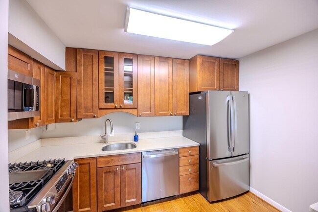 Foto del edificio - 755 Fairview Ave