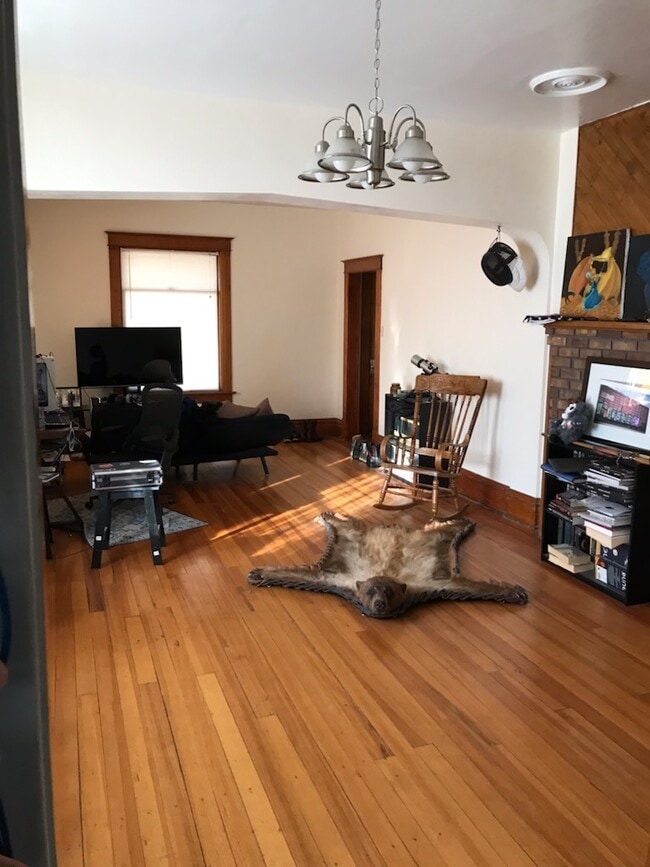 Building Photo - 455 N 5th St