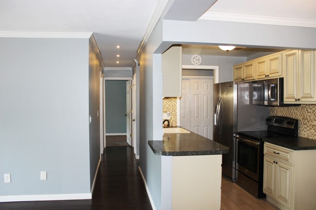 Photo - 1815 William Howard Taft Rd Apartments