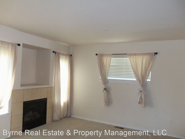 Building Photo - 3 br, 2.5 bath House - 2664 Mesa Springs View