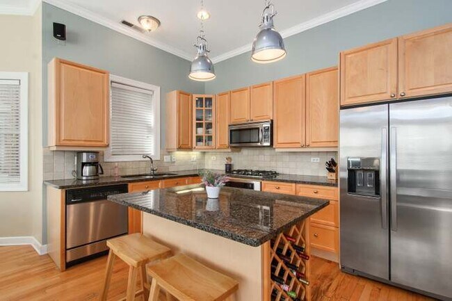 Foto del edificio - 3436 N Ashland Ave