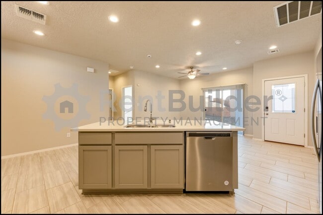 Building Photo - CALL TO SCHEDULE A SHOWING 505-808-6467