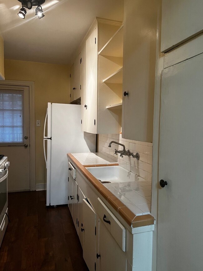 Kitchen 1 - 6601 Meadowlawn St