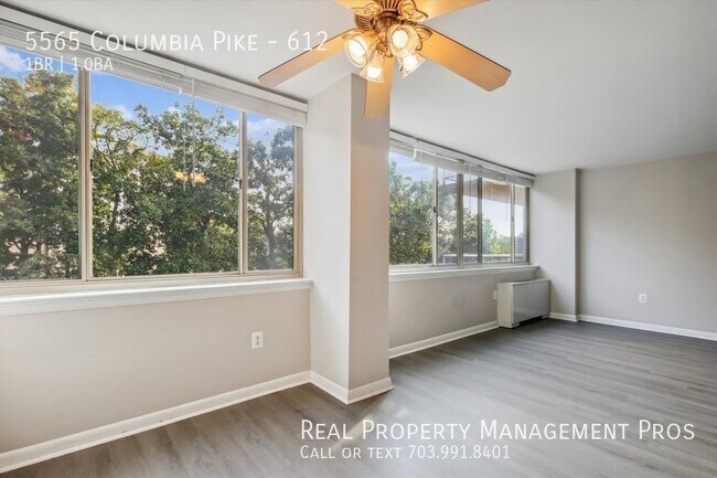 Building Photo - Charming Arlington 6th Floor Condo with VI...