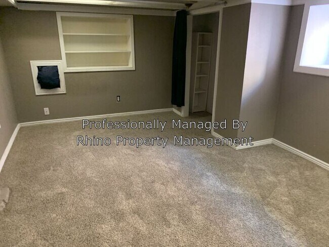 Building Photo - 560 S 500 E