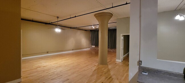 Área de estar abierta - 1709 Washington Ave