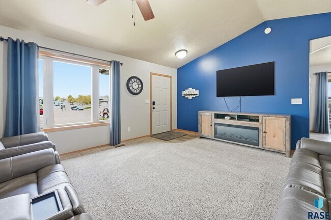 Building Photo - 5904 S Mandy Cir