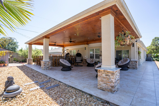 Foto del edificio - 4611 SW Albacore St
