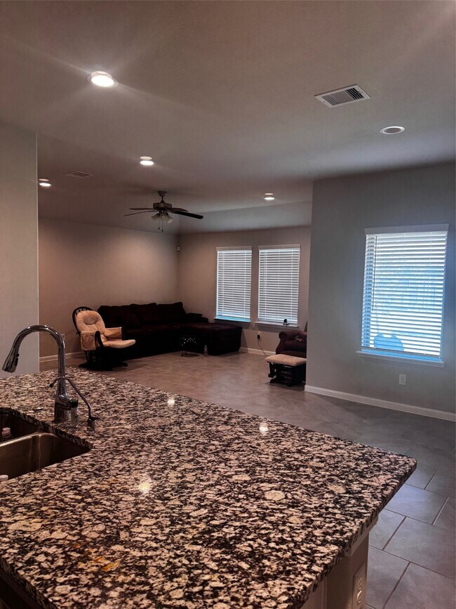 Foto del edificio - 5515 Russett Bay Ct