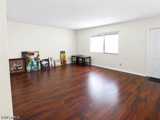 Foto del edificio - 4615 Bayshore Dr