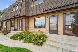 Building Photo - 374 Gladiola St