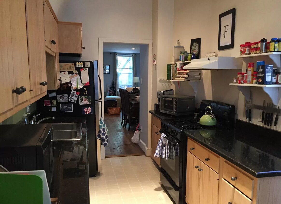 Kitchen - 314 3rd St NE