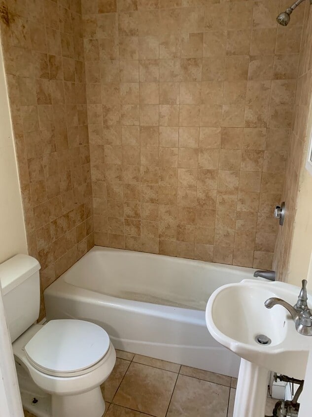 Building Photo - Saratoga Venture LLC