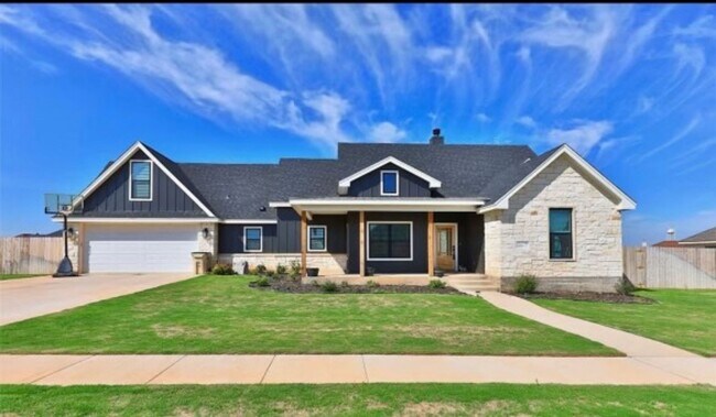 Building Photo - 228 Jet Ranger Rd
