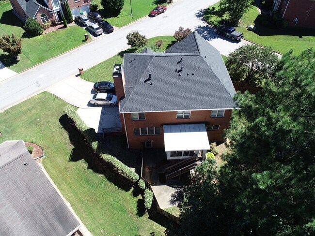 Building Photo - 6216 Southland Trce