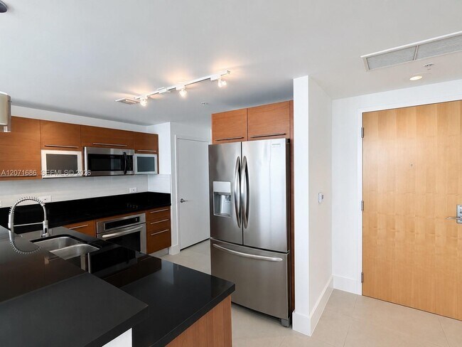 Foto del edificio - 244 Biscayne Blvd