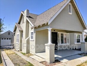 Building Photo - 863 W Campus Way