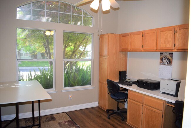 Foto del edificio - Resident Benefit Package Property