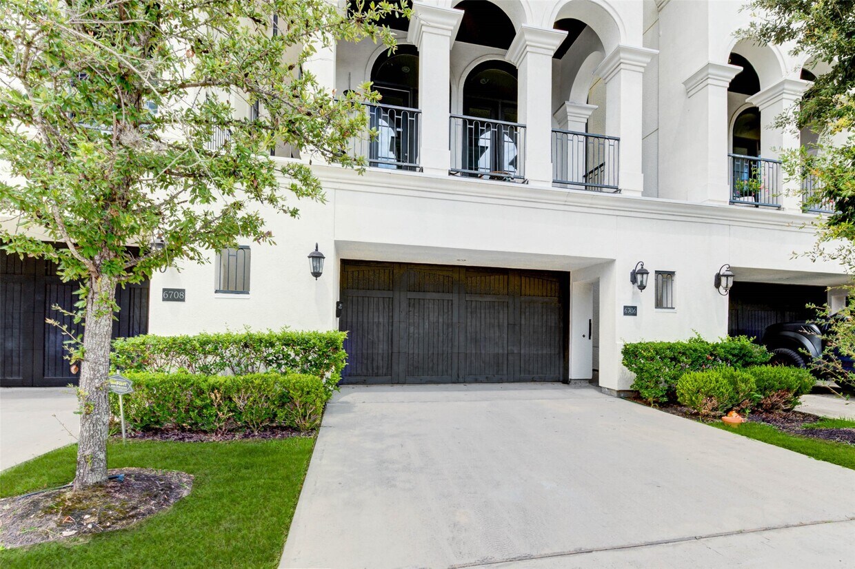 Foto principal - 6706 Morningside Dr