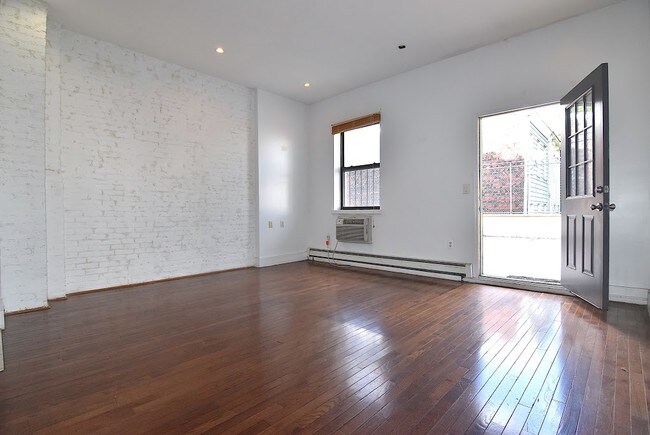 Building Photo - 1227 Broadway