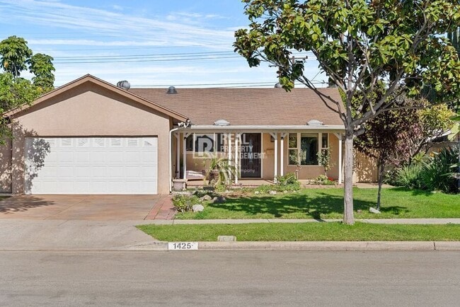 Photo - 1425 W Woodcrest Ave House