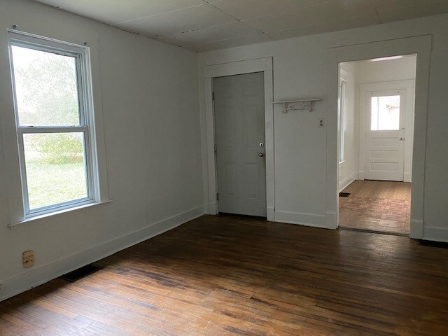 Building Photo - 1529 Fisher St