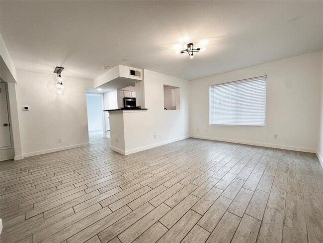 Foto del edificio - 1307 Norwalk Ln