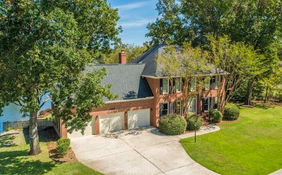 Foto principal - 1322 Hidden Lakes Dr