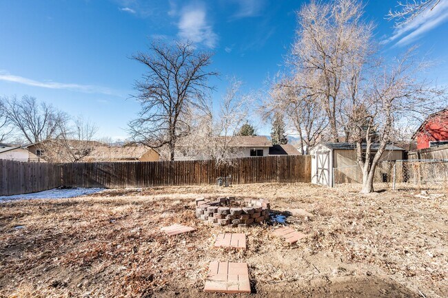 Foto del edificio - Beautiful updated 4 bed 2 bath Widefield h...