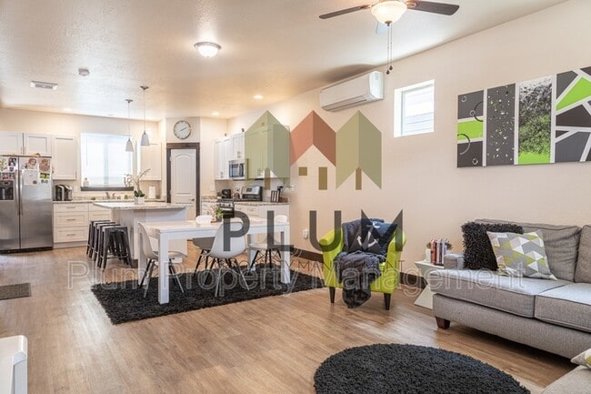 Building Photo - 2345 Aspen Grv Lp