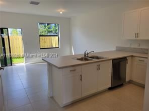 Foto del edificio - 21094 NE 8th Ave